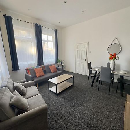 Large Ground Floor Apartment - South Shields - 3 Minutes From South Tyneside Hospital, 8 Minutes From Beach Dış mekan fotoğraf