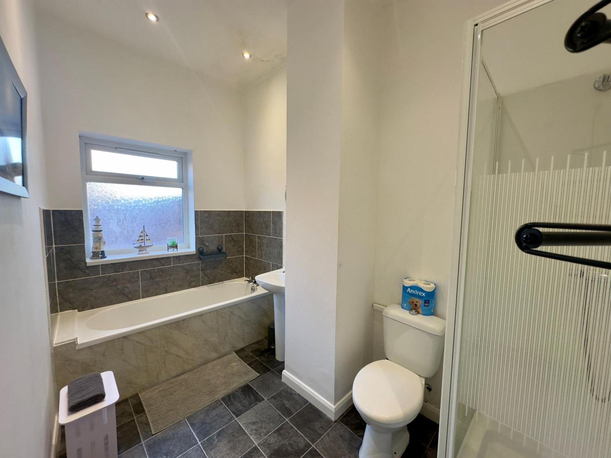 Large Ground Floor Apartment - South Shields - 3 Minutes From South Tyneside Hospital, 8 Minutes From Beach Dış mekan fotoğraf